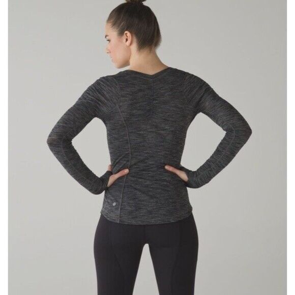 Lululemon 5 Mile Long Sleeve Heathered Gray Shirt Size 2-4 Thumb Holes - Picture 7 of 9